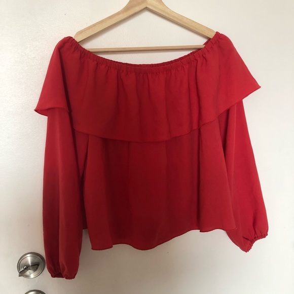 Aritzia Wilfred off the shoulder top